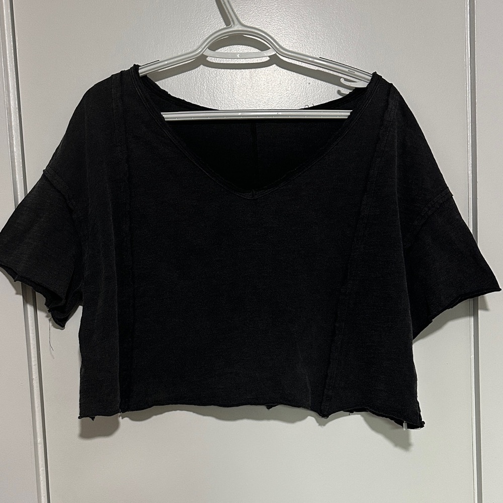 SHEIN Black Casual V-Neck Crop Top